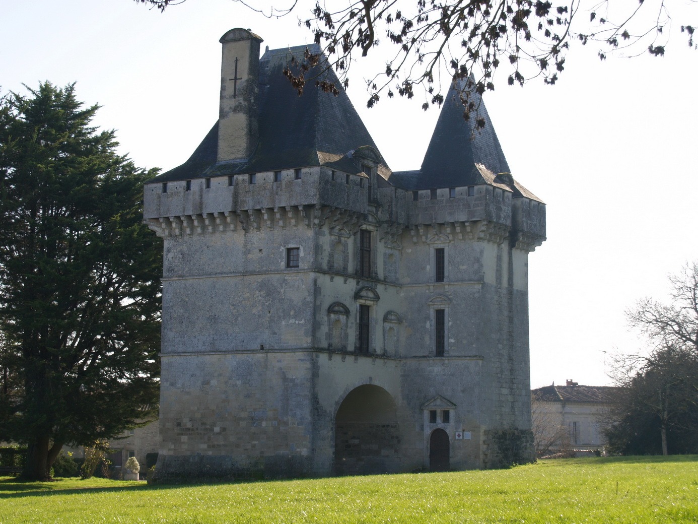 OLYMPUS DIGITAL CAMERA Le Château de Matha